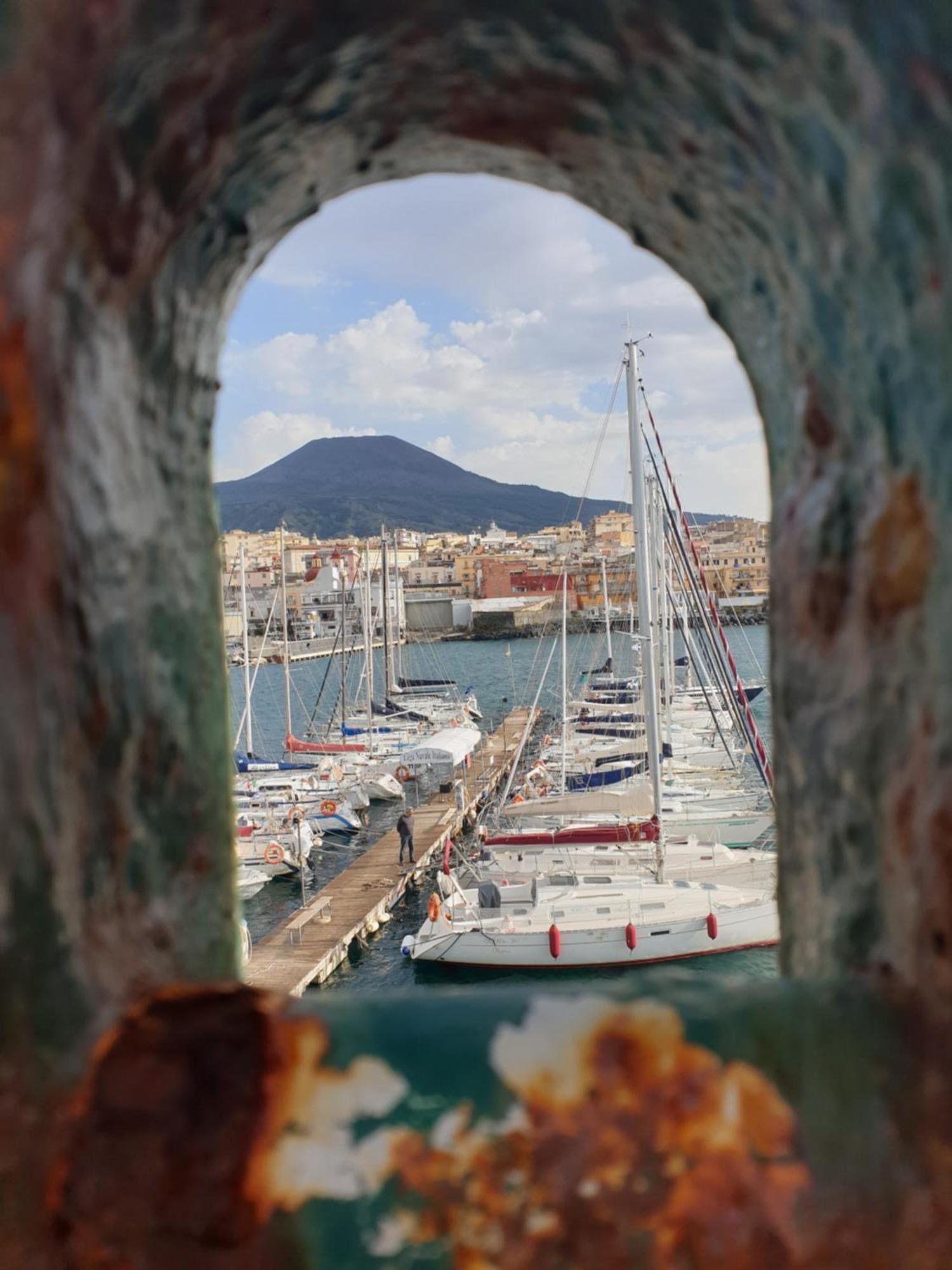 House Boat Hotel Torre del Greco Exterior photo